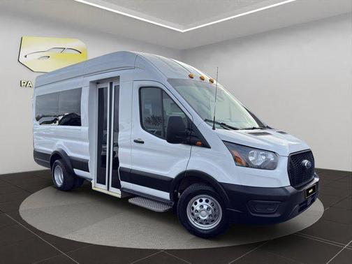 Oxford White 2022 Ford Transit-350 XL
