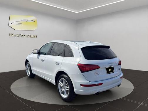 White 2016 Audi Q5 2.0T Premium Plus