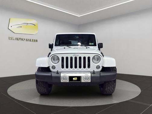 Bright White Clearcoat 2014 Jeep Wrangler Sahara