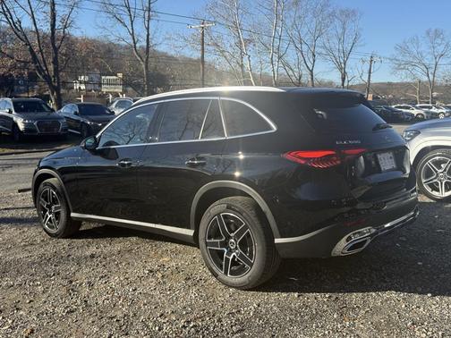 2026 Mercedes-Benz GLC 300 4MATIC