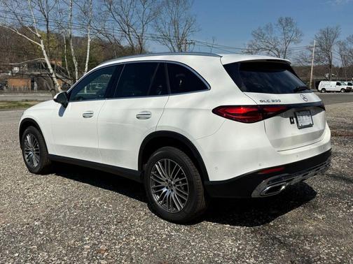 Polar White 2026 Mercedes-Benz GLC 300 4MATIC