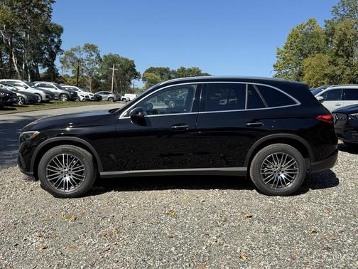2026 Mercedes-Benz GLC 300 4MATIC