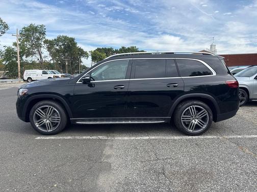 2026 Mercedes-Benz GLS 450 4MATIC
