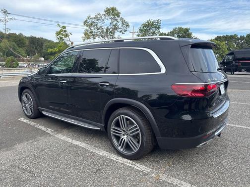 2026 Mercedes-Benz GLS 450 4MATIC