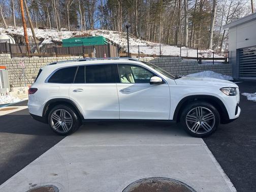 2025 Mercedes-Benz GLS 450 4MATIC