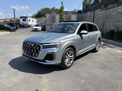 2025 Audi Q7 55 Premium Plus