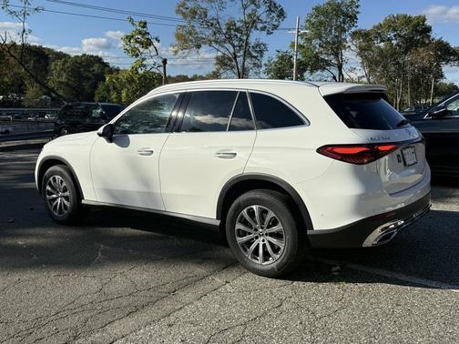2026 Mercedes-Benz GLC 300 4MATIC