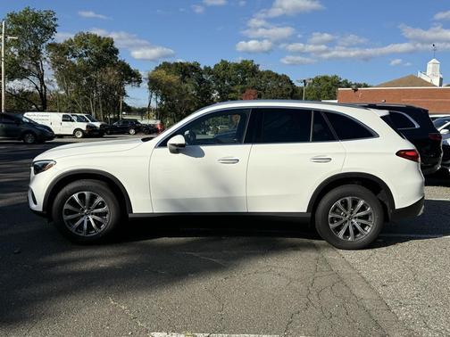 2026 Mercedes-Benz GLC 300 4MATIC