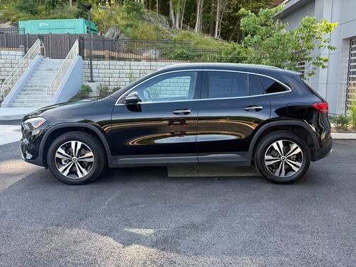 Black 2026 Mercedes-Benz GLA 250 4MATIC