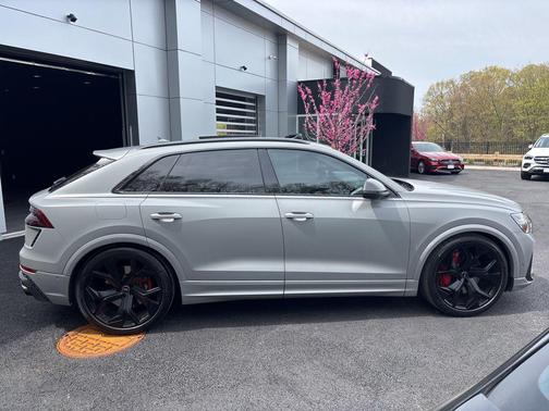 Nardo Gray 2024 Audi RS Q8 4.0T