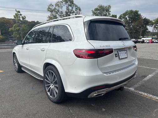 2026 Mercedes-Benz GLS 580 4MATIC