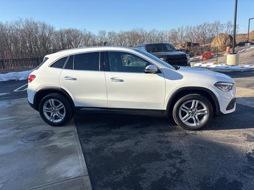 2021 Mercedes-Benz GLA 250 Base 4MATIC