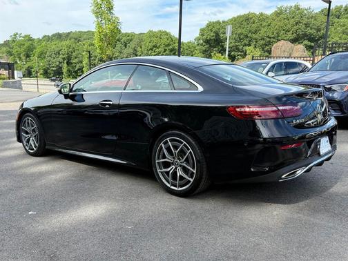 Obsidian Black 2022 Mercedes-Benz E-Class 4MATIC