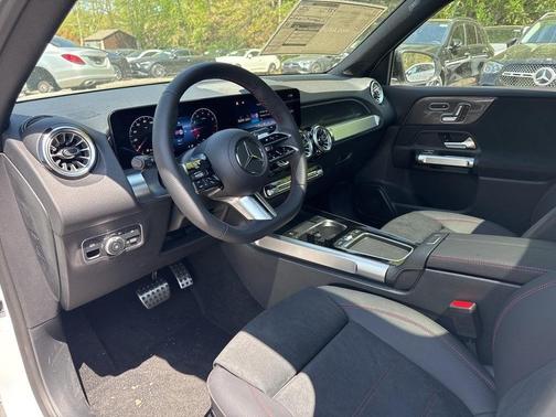 2025 Mercedes-Benz GLB 250 4MATIC