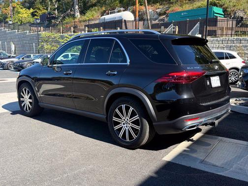 Obsidian Black Metallic 2026 Mercedes-Benz GLE 350 4MATIC