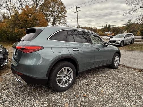 Verde Silver Metallic 2026 Mercedes-Benz GLC 300 4MATIC