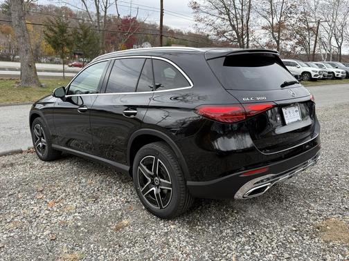 2026 Mercedes-Benz GLC 300 4MATIC