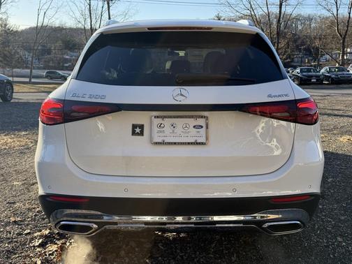 2026 Mercedes-Benz GLC 300 4MATIC