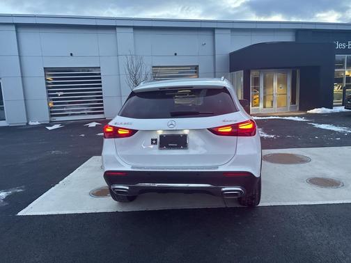 2025 Mercedes-Benz GLA 250 4MATIC