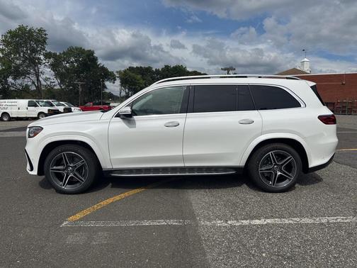 2026 Mercedes-Benz GLS 450 4MATIC