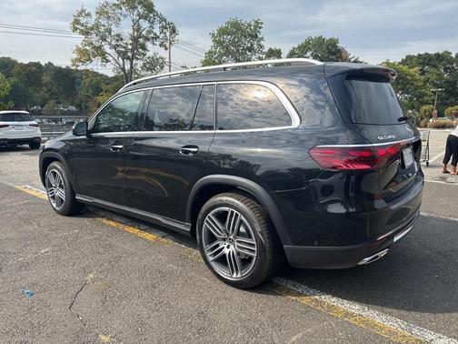 2026 Mercedes-Benz GLS 450 4MATIC