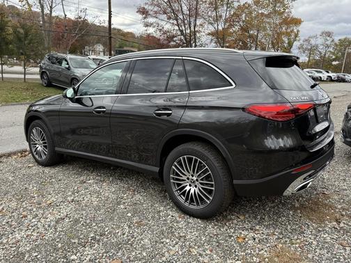 2026 Mercedes-Benz GLC 300 4MATIC