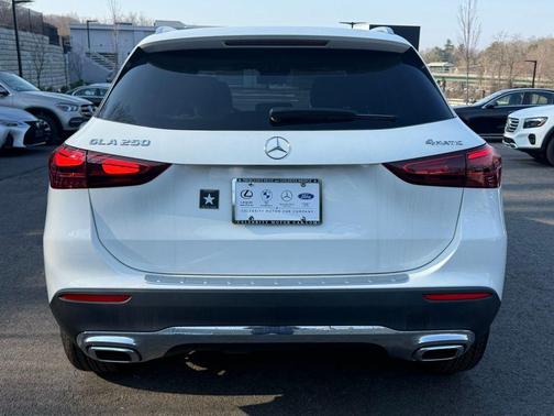 Polar White 2026 Mercedes-Benz GLA 250 4MATIC