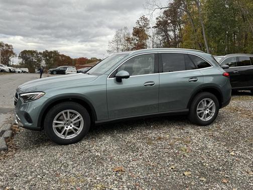 2026 Mercedes-Benz GLC 300 4MATIC
