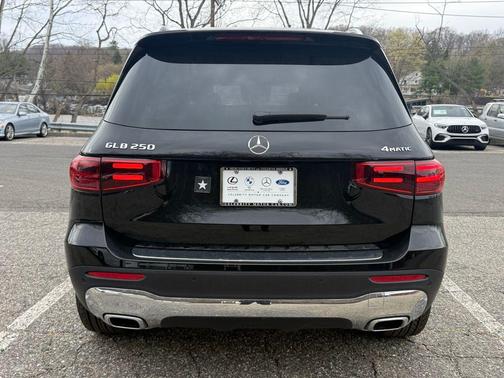 Night Black 2026 Mercedes-Benz GLB 250 4MATIC