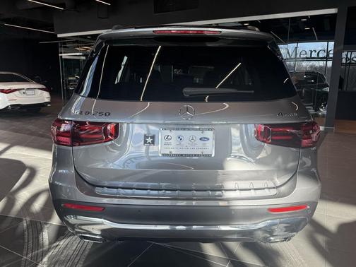 2026 Mercedes-Benz GLB 250 4MATIC