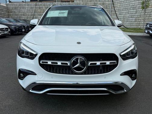 Polar White 2026 Mercedes-Benz GLA 250 4MATIC