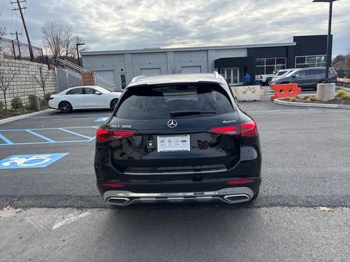 2025 Mercedes-Benz GLC 300 4MATIC