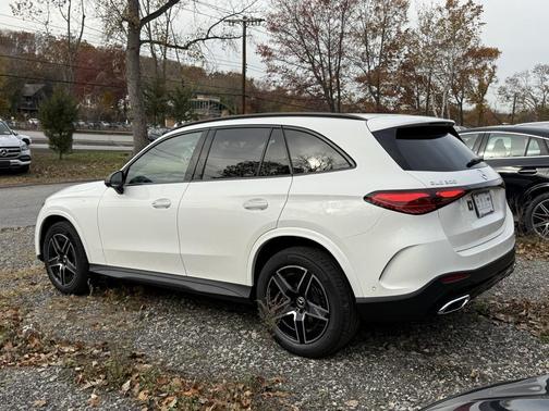 2026 Mercedes-Benz GLC 300 4MATIC