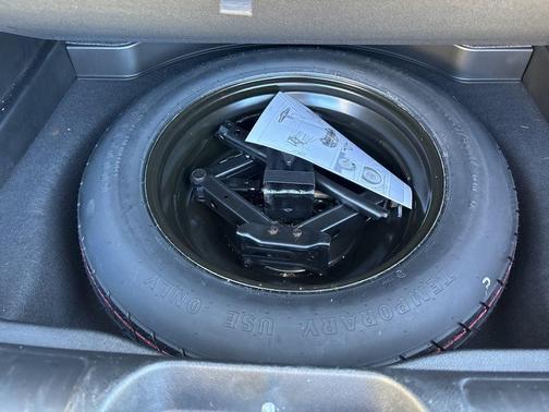 Bright White Clearcoat 2022 Jeep Cherokee Limited