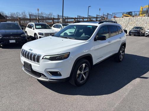 Bright White Clearcoat 2022 Jeep Cherokee Limited