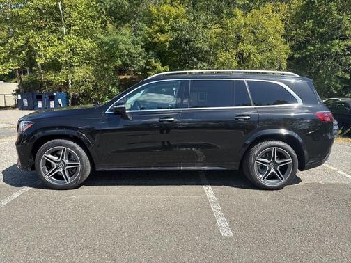 Obsidian Black Metallic 2026 Mercedes-Benz GLS 450 4MATIC