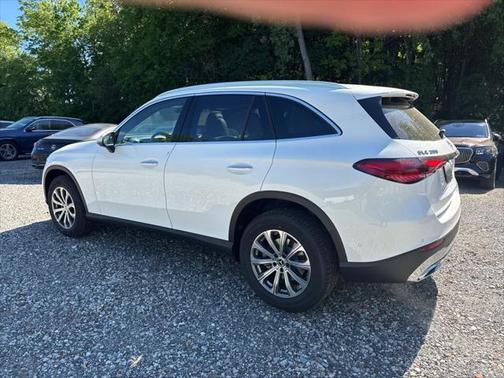 2025 Mercedes-Benz GLC 300 4MATIC