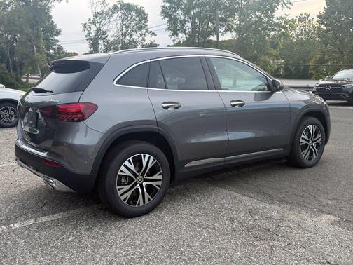 Mountain Grey Metallic 2026 Mercedes-Benz GLA 250 4MATIC