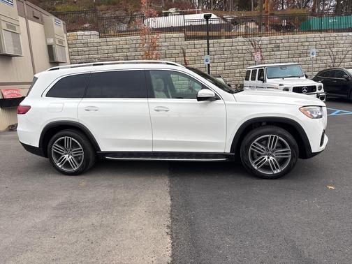 2025 Mercedes-Benz GLS 450 4MATIC