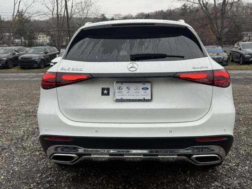 2026 Mercedes-Benz GLC 300 4MATIC