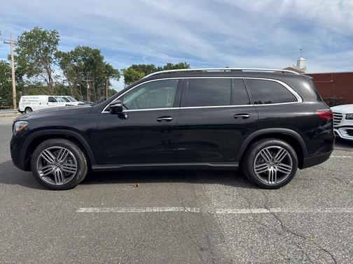 2026 Mercedes-Benz GLS 450 4MATIC