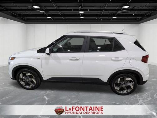 2024 Hyundai VENUE SEL