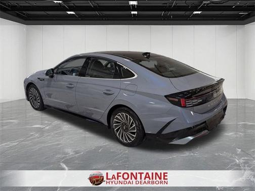 2025 Hyundai SONATA Hybrid Limited