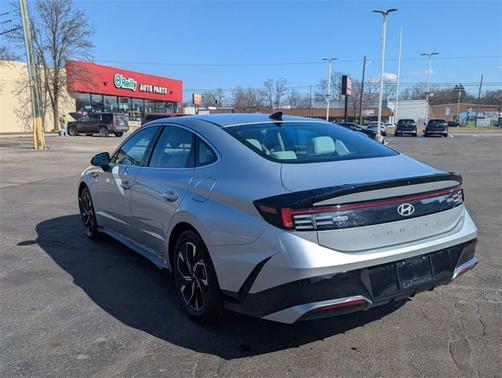 2025 Hyundai SONATA SEL