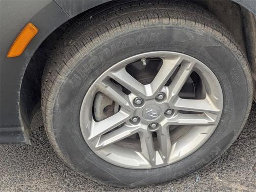 2023 Hyundai KONA SE