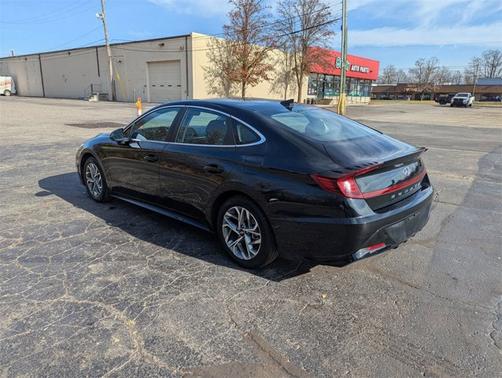 2022 Hyundai SONATA SEL