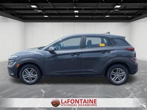 Gray 2022 Hyundai KONA SE