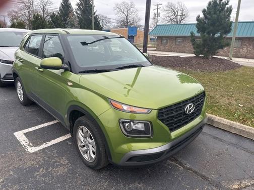 2023 Hyundai VENUE SE