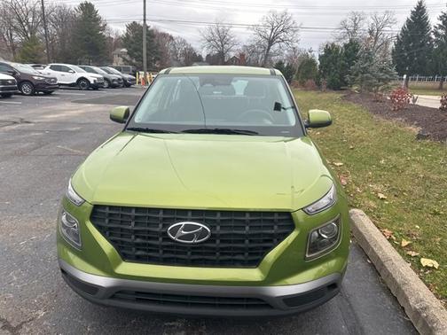 2023 Hyundai VENUE SE