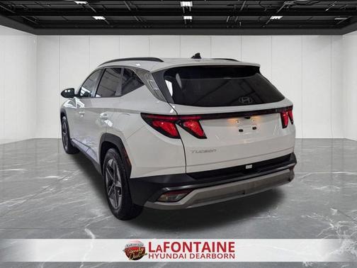 White 2025 Hyundai TUCSON SEL